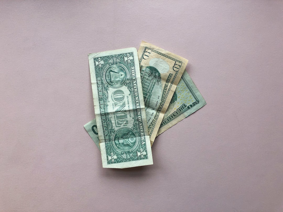 Comunicazione di variazione retributiva: obblighi, tempi e rischi per aziende