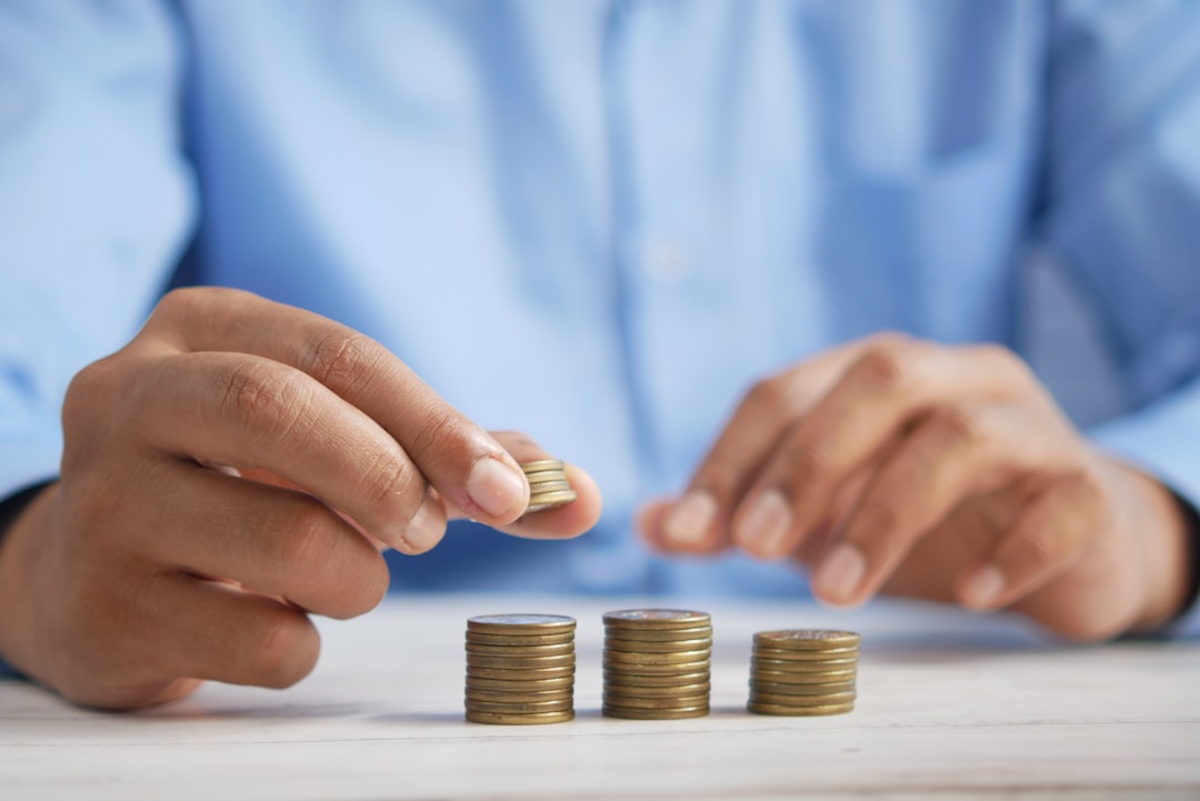 Aumenti CCNL scaduti: guida al calcolo del +50% inflazione
